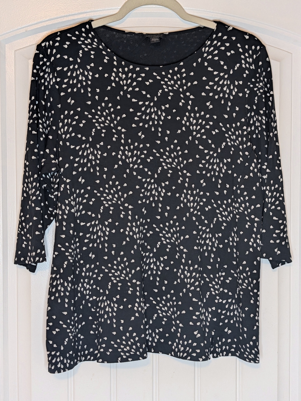 J Jill Wearever Collection Black Foliage Spray Crewneck Half Sleeve Shirt